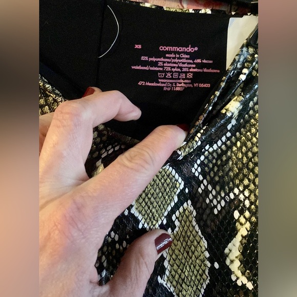 NWT COMMANDO SNAKE PRINT FAUX LEATHER LEGGINGS HIGH WAIST SLIMMING SIZE XS - Picture 11 of 16